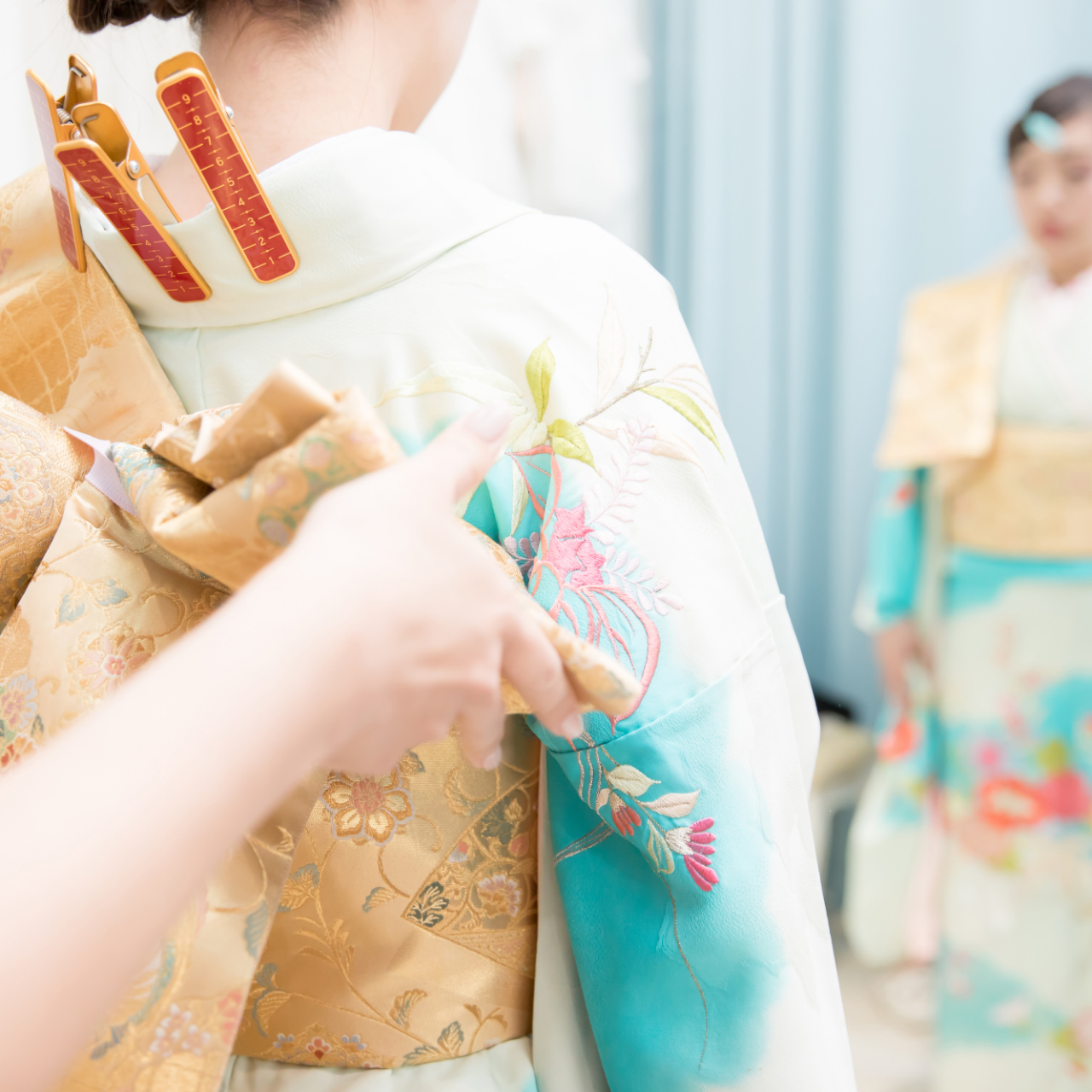 成人式のヘアメイク・着付けすべてを当店スタッフが責任をもってご対応いたします。